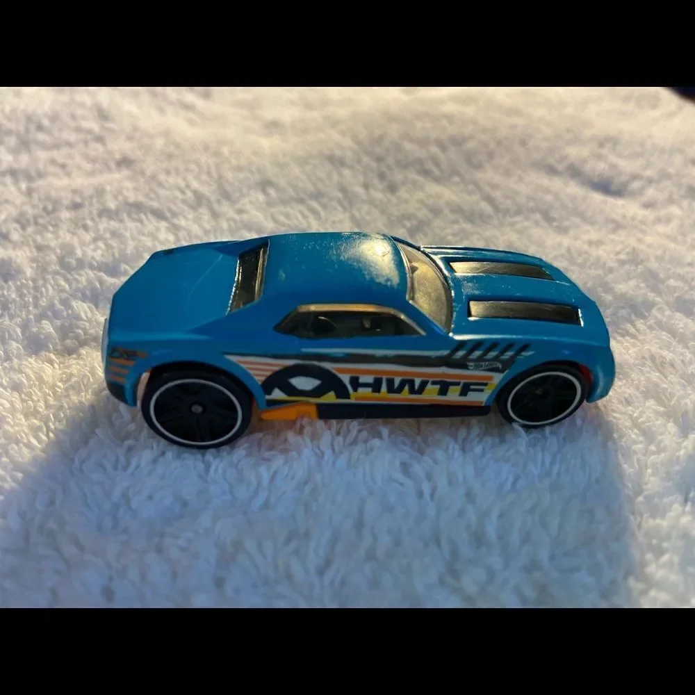 HOT WHEELS RARE BLUE BULLY GOAT HWTF 1:64 DIECAST 3